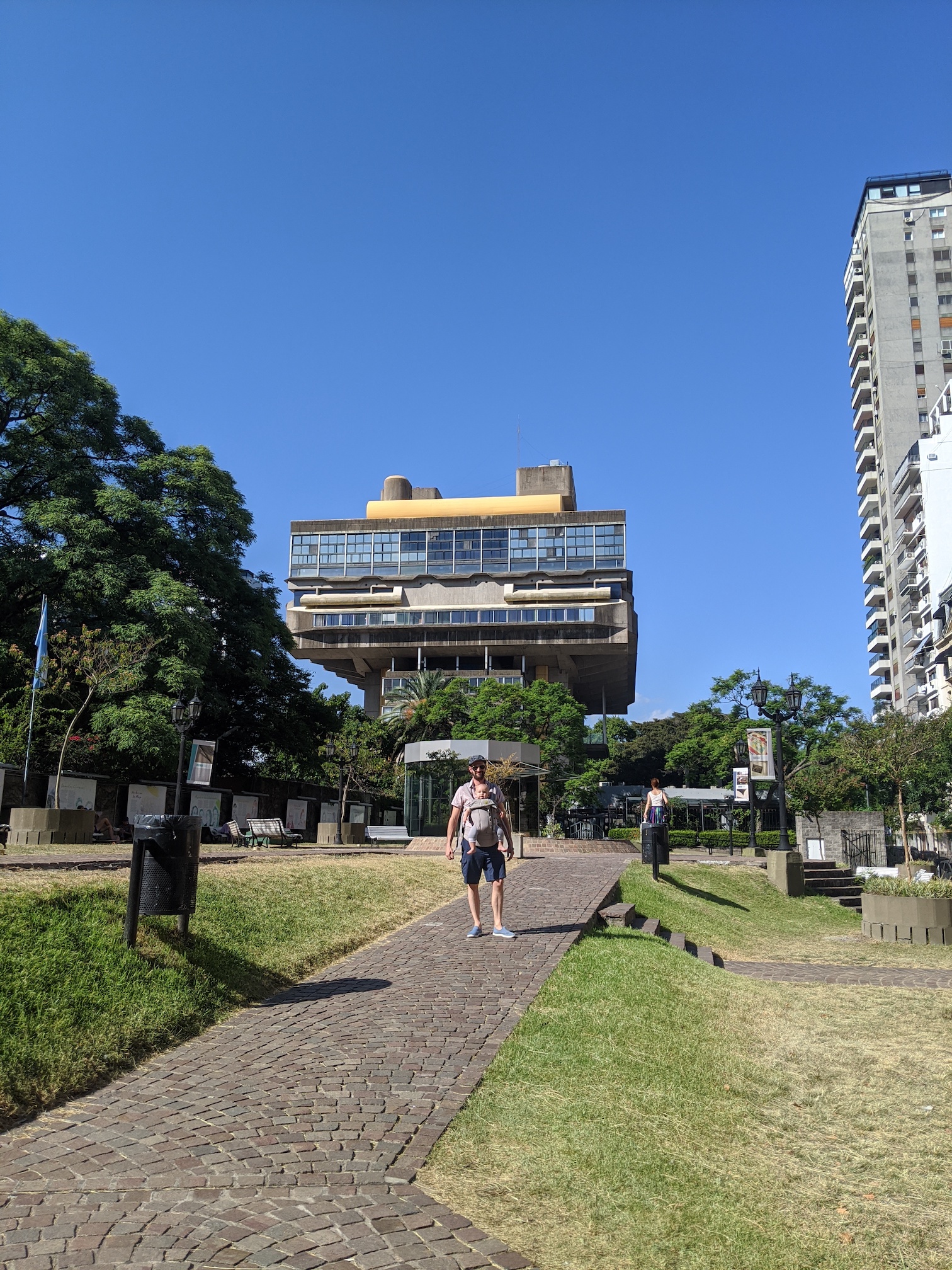 Intentional Wandering: The national library of Buenos Aires