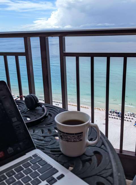 Cover_RemoteWork_Beach_Sandestin_FL