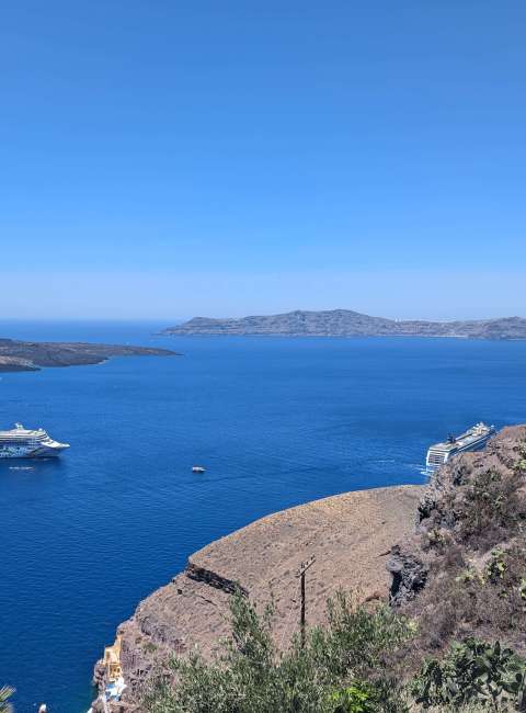 Views_OceanBlue_CruiseShip_Santorini_Greece