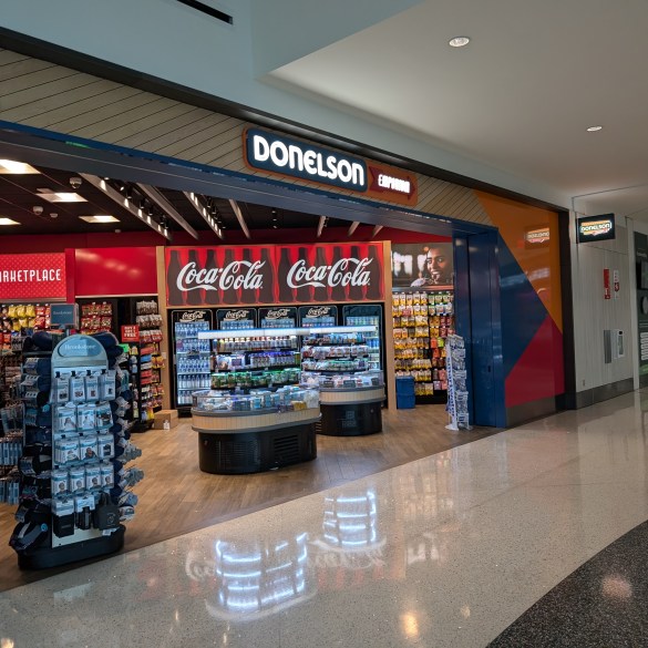 Convenicence store at BNA